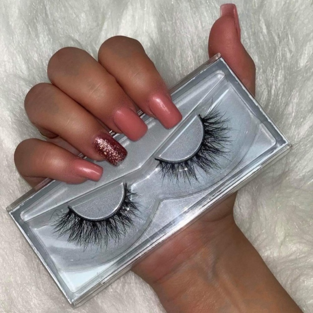 Women Makeup false eyelashes